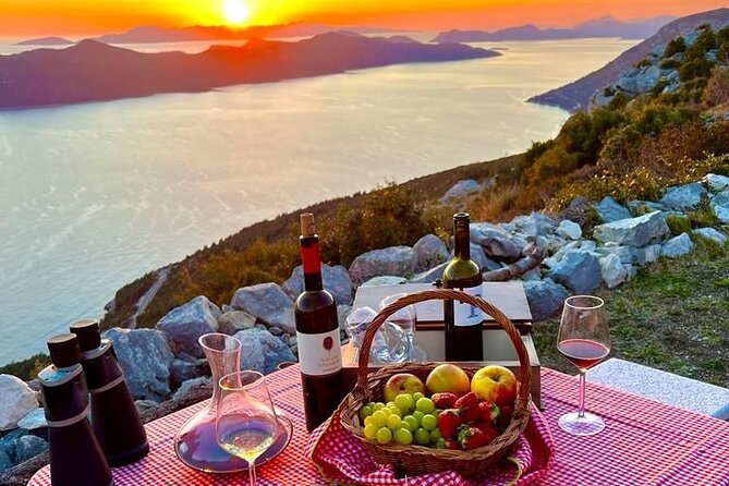 Authentic private viewpoint wine&dine tour - Price and Value for Up to 4 People