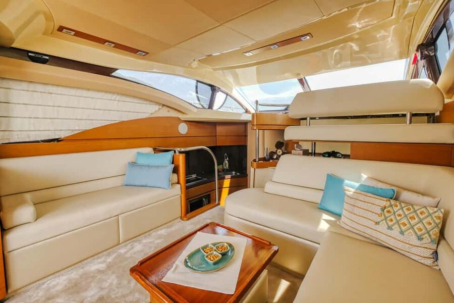 Azimut 43 Fly Private Boat Tour - Lunch, Snacking, and Drinks: What’s Included Means Less Decision Fatigue