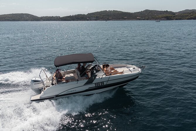 Beneteau Flyer 7.7 Spacedeck Cruise - A fast, comfy boat that actually works for swimming