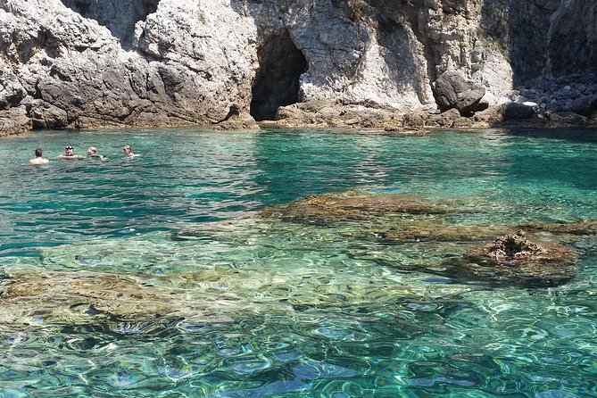 BLUE CAVE private speedboat tour with drinks - Meeting point on Lapadska obala 4: avoid the last-minute scramble