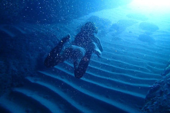 BLUE CAVE private speedboat tour with drinks - What makes the experience feel good: skippers, flexibility, and group vibe