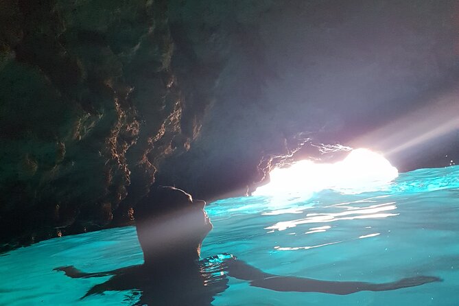 Blue cave tour - 4 caves and sandy beach - Getting to Lapadska obala and what the boat day feels like