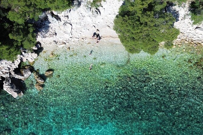 Blue Caves & Crystal Waters - Brsečine and the Osmoliš area: a quieter coastal break