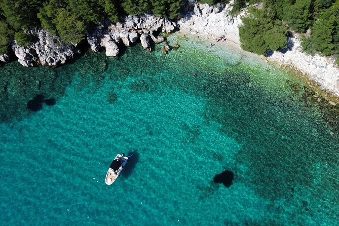 Blue Caves & Crystal Waters - Drinks and snacks: included, with clear alcohol rules