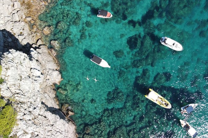 Blue & Green cave,Šunj beach - with drinks small group speedboat - Should you book the Blue & Green Cave plus Šunj Beach speedboat?