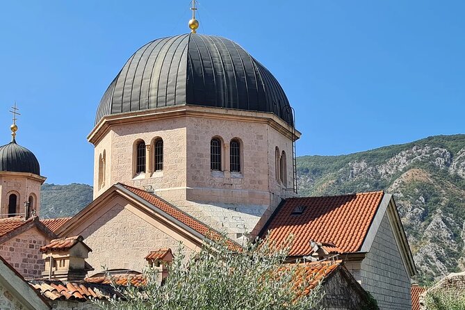 Blue sea and Black Mountains (Montenegro) - Small-group reality: what it’s like with up to 15 people