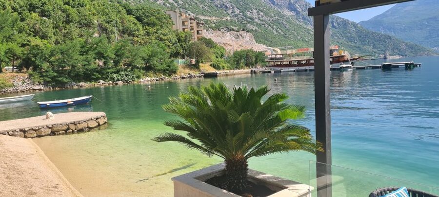 Blue Sea & Black Mountains - Montenegro - Pickup, border time, and why that coffee break helps