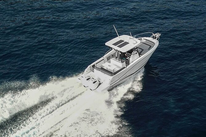 Cap Camarat 9.0CC Private Tour - Snacks, drinks, WiFi, and snorkeling gear: the comfort details that matter