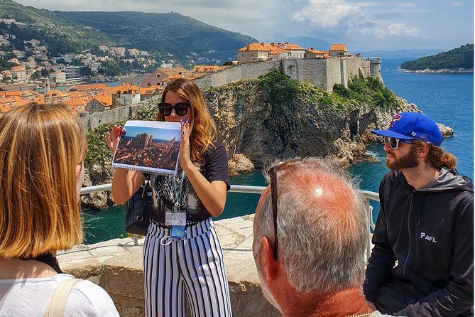 Complete Game of Thrones Experience in Dubrovnik - Meeting at Pile Square, find the Targaryen umbrella