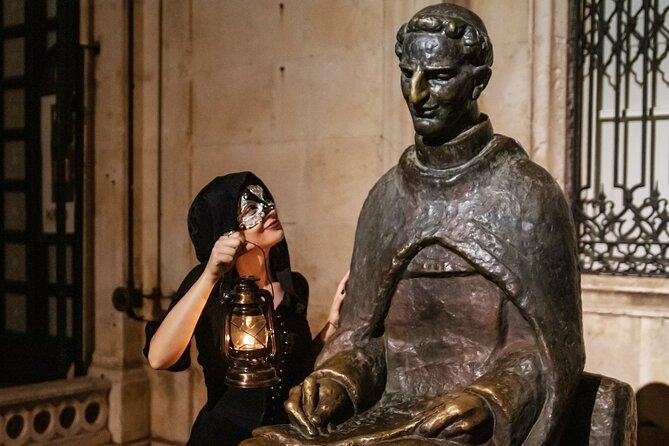 Dark Tales of the Old Town - Key things you’ll notice on this Dark Tales tour