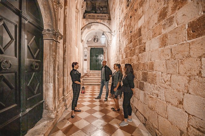 Dark Tales of the Old Town - The guide makes the atmosphere: small group, stories, and the lantern vibe