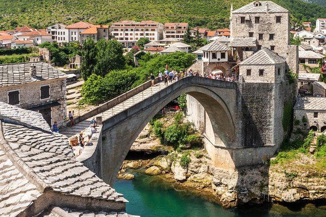 Day Trip to Mostar and Kravice (English-Español) - Comfort on the road: long hours, possible border delays, and your packing list