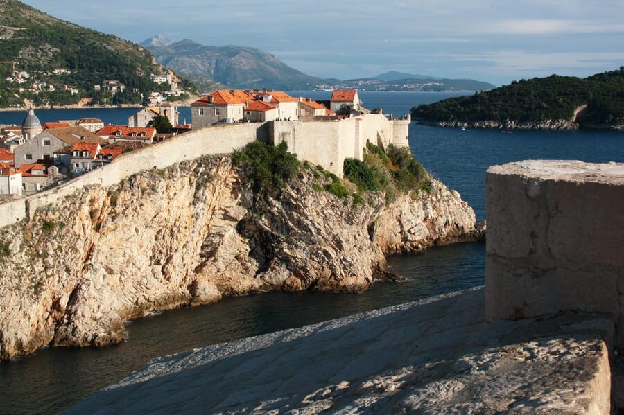 Dubrovnik: 2h Private Game of Thrones Walking Tour - Pile Bay waterfront moments and finishing with local tips