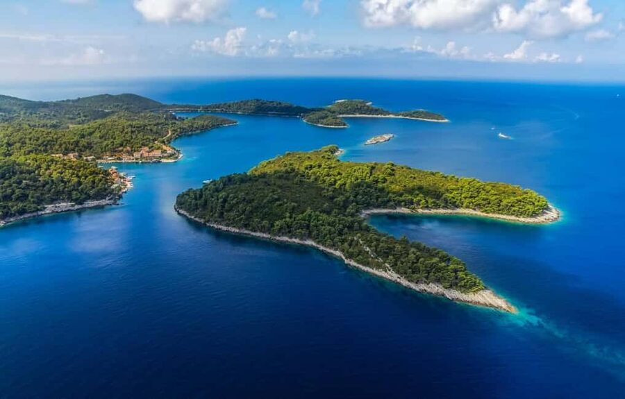 Dubrovnik: 3 Island Boat Tour with Lunch and Guide - Stop 1, Lopud Island: Beaches, Botanical Gardens, and Easy Wandering