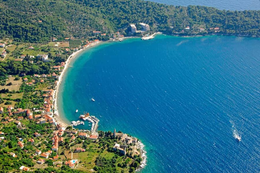 Dubrovnik: 3 Islands Fun Boat Trip with Drinks (FR, ES, EN) - The early cruise leg: 45 minutes of coastline views