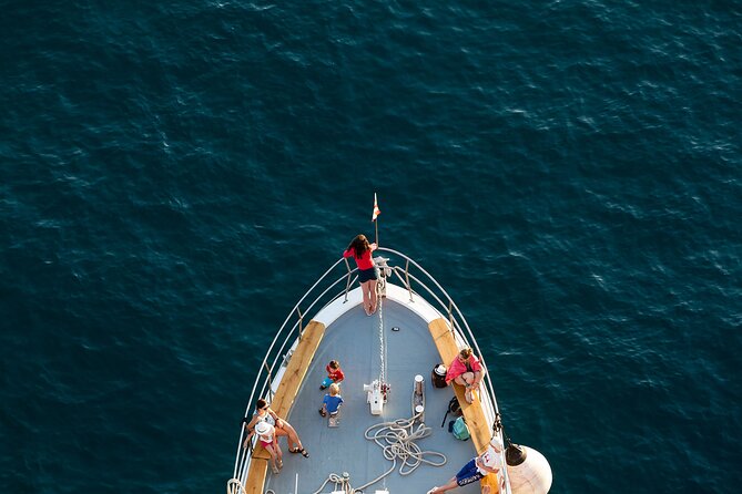 Dubrovnik: 3 Islands Fun Day Trip by Boat (Host: EN,FR,ES) - The boat experience: WiFi, restrooms, and what unlimited drinks really means