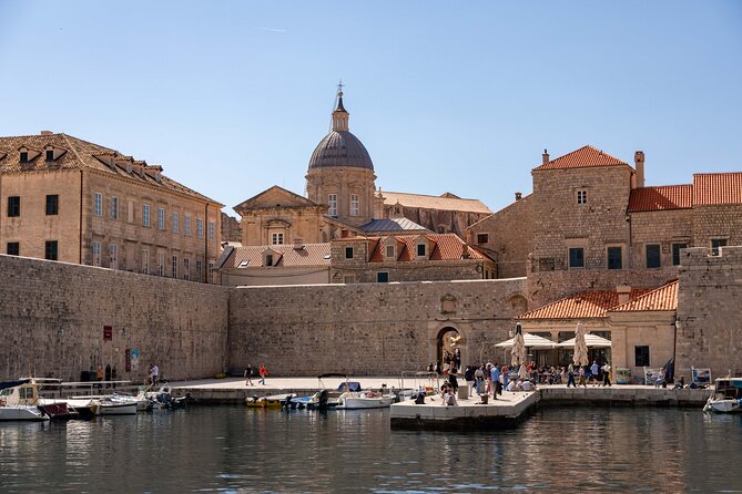 Dubrovnik 45-Minute Boat Tour Around Old Town Walls - Where this 45-minute Dubrovnik cruise starts (and why it matters)