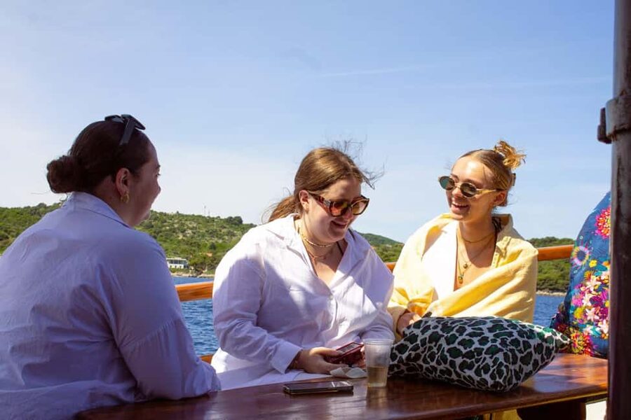 Dubrovnik: 6 hours Blue cave & Elaphiti with optional lunch - A 6-hour Elaphiti day that actually gives you time in the water