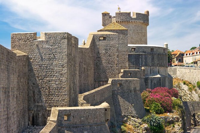Dubrovnik: Ancient City Walls & Wars Walking Tour - Walking 2 km of city walls, the views are the payoff