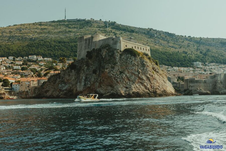 Dubrovnik: Blue Cave Afternoon Speedboat Tour with Drinks - Lokrum Island: wine views and the option to jump off rock