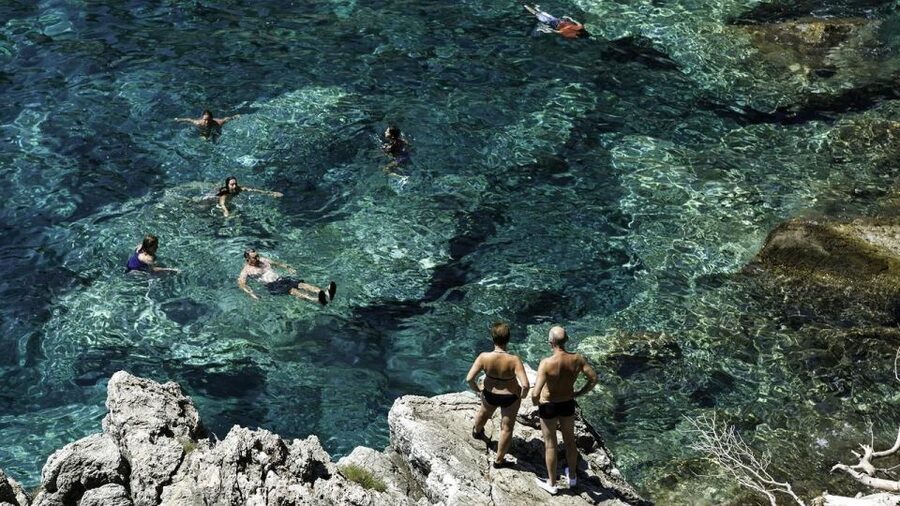 Dubrovnik: Blue Cave Tour with Panoramic Old Town View - The speedboat experience: comfort, drinks, and getting around fast