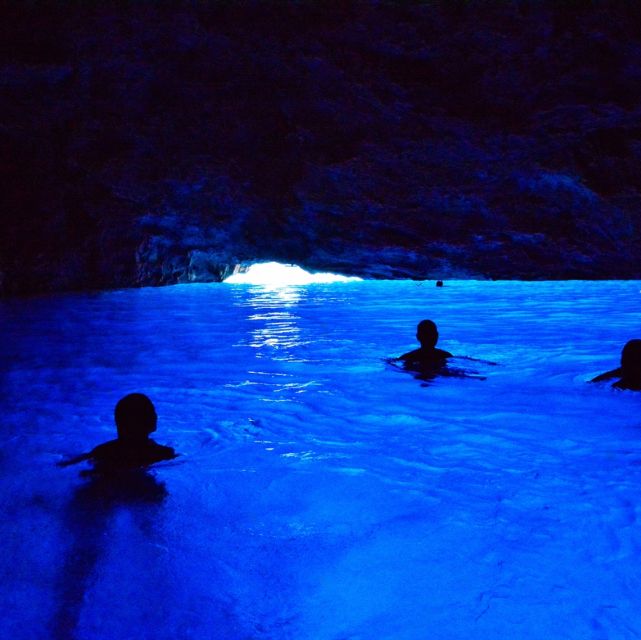Dubrovnik: Blue & Green Caves Private Boat Tour with Drinks - Getting to the Pier by Gruž Market and What to Bring