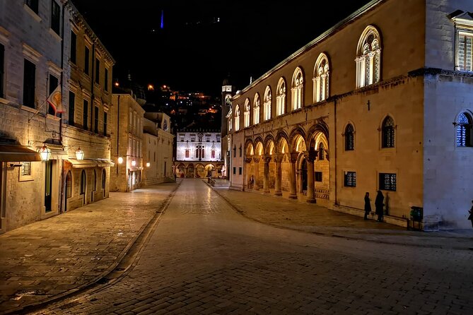 Dubrovnik By Night Walking Tour - Pile Square and Pile Bay: your first stop and the Lovrjenac context