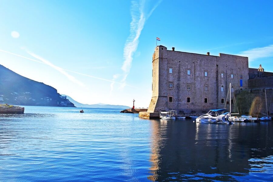 Dubrovnik: City Walls Early Morning or Sunset Walking Tour - The Homeland War context: why some damage is invisible today