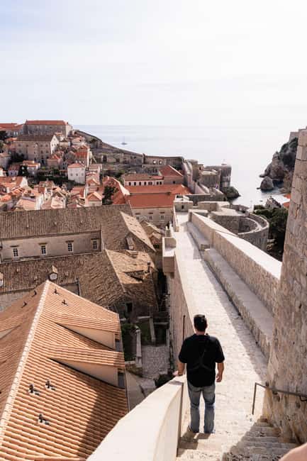 Dubrovnik: City Walls Guided Tour-Small Group Experience - What the guide adds beyond the walls