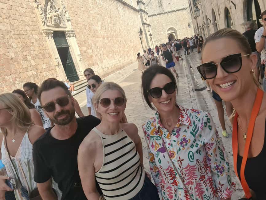 Dubrovnik:City Walls & Old Town 2 in 1 Walking Tour - Onofrio’s Fountain and Orlando’s Column: public sights with stories