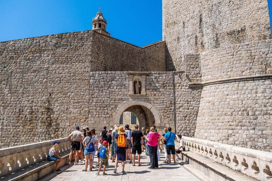 Dubrovnik: City Walls, Old Town Walking Tour & Adriatic View - Entering Dubrovnik through Pile Gate, then learning the town fast