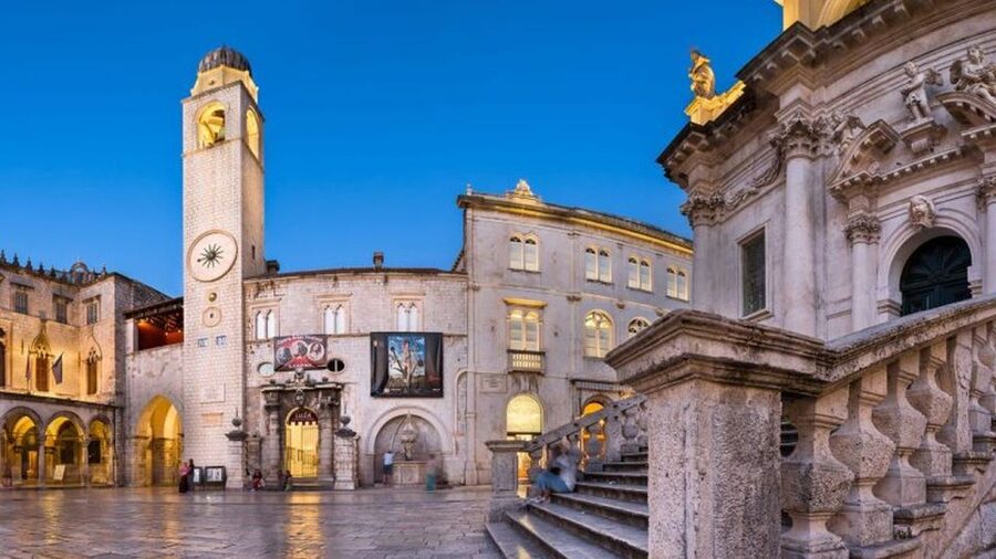 Dubrovnik: City Walls Private Guided Walking Tour - Starting at Pile Square, you get your bearings fast