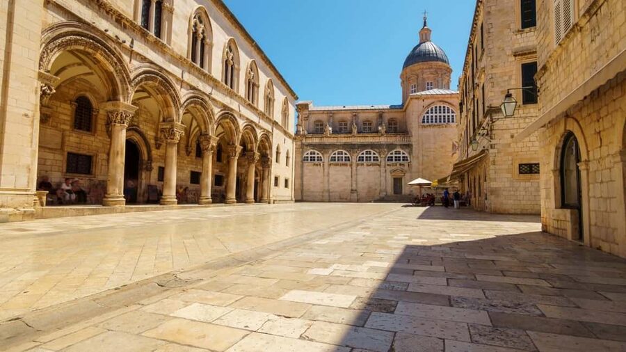 Dubrovnik: City Walls, Stradun & Old Town Story Walking Tour - City Walls segment: reading Revelin, Minceta, and Lovrijenac
