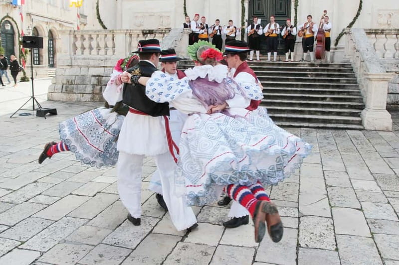 Dubrovnik: Croatian Folklore Show - Linđo Folklore Ensemble: The 100+ Performer Energy
