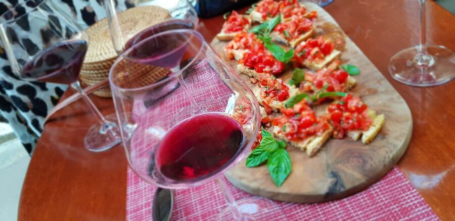 Dubrovnik: Croatian Food, Wine & Old Town Highlights Tour - Quick tips so you enjoy it more
