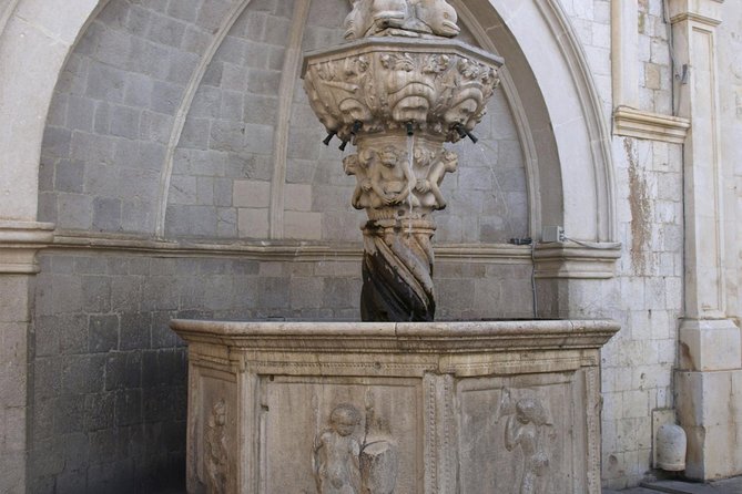 Dubrovnik Discovery Old Town Walking Tour - Luza Square: the Old Town’s big stage