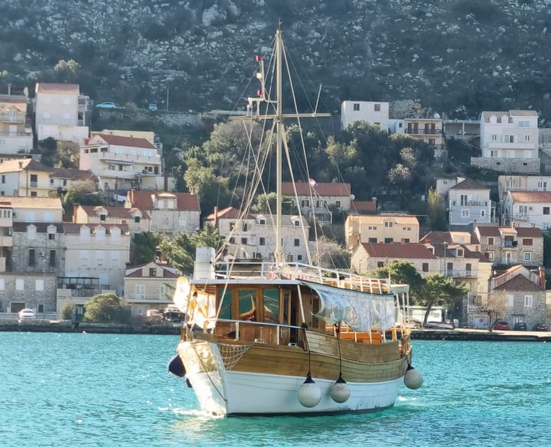 Dubrovnik: Elaphiti Islands Boat Cruise with Lunch & Drinks - Island time: what to do at each Elaphiti stop