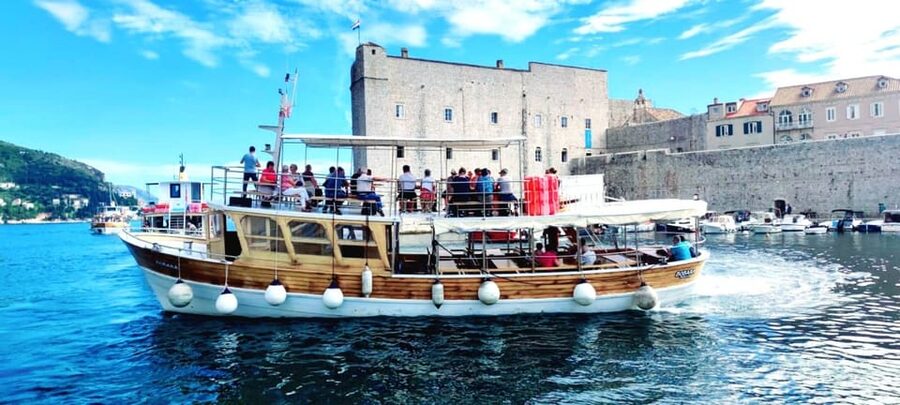 Dubrovnik: Elaphiti Islands Boat Cruise with Lunch & Drinks - Lunch on board: what you actually get, and why it works