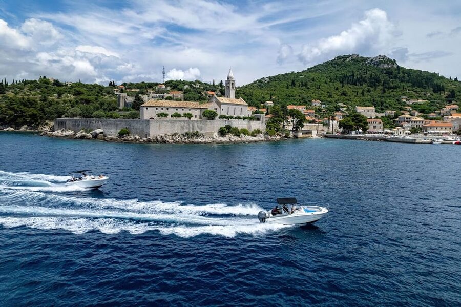 Dubrovnik: Elaphiti Islands Private Half-Day speedboat tour - On-Board Perks: drinks, snacks, towels, and an underwater camera