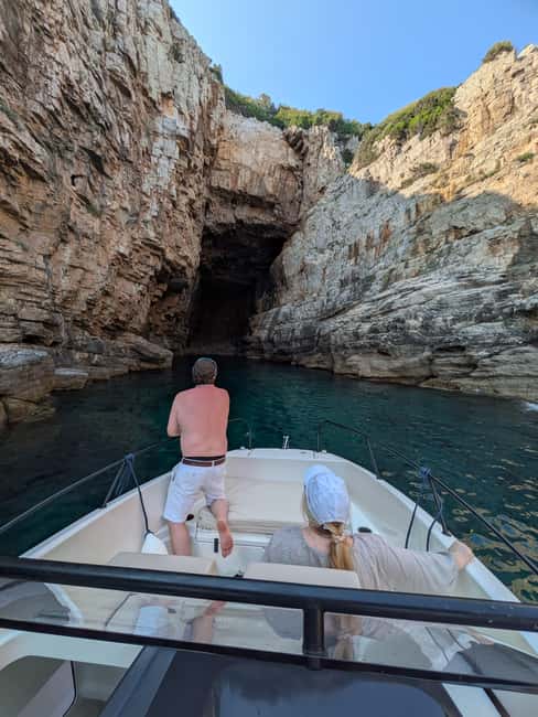 Dubrovnik: Elaphiti Islands Private Sunset Boat Tour - The ride back: lighthouses, caves, and Lokrum cliff views