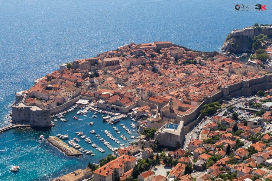 Dubrovnik: Explore Dubrovnik Old Town Walking Tour - Languages and guide style, with real evidence from recent guides