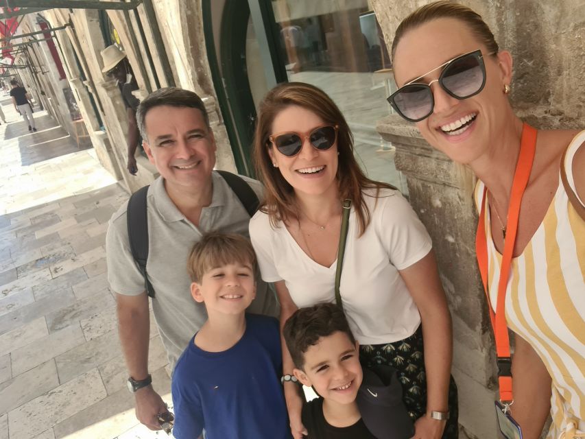 Dubrovnik: Explore Dubrovnik Old Town Walking Tour - Food pointers for traditional bites you can trust