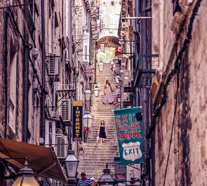 Dubrovnik for Kids: A Playful Family Walking Tour Experience - Meeting at Brsalje ul. 2, Pile Gate, and the 90-Minute Family Pace