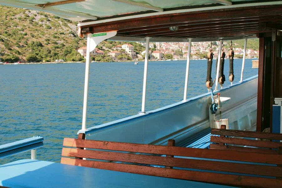 Dubrovnik: Full-Day Blue Cave & Elaphiti Islands Boat Tour - Food and Drinks Included: Why the Snack Plan Matters