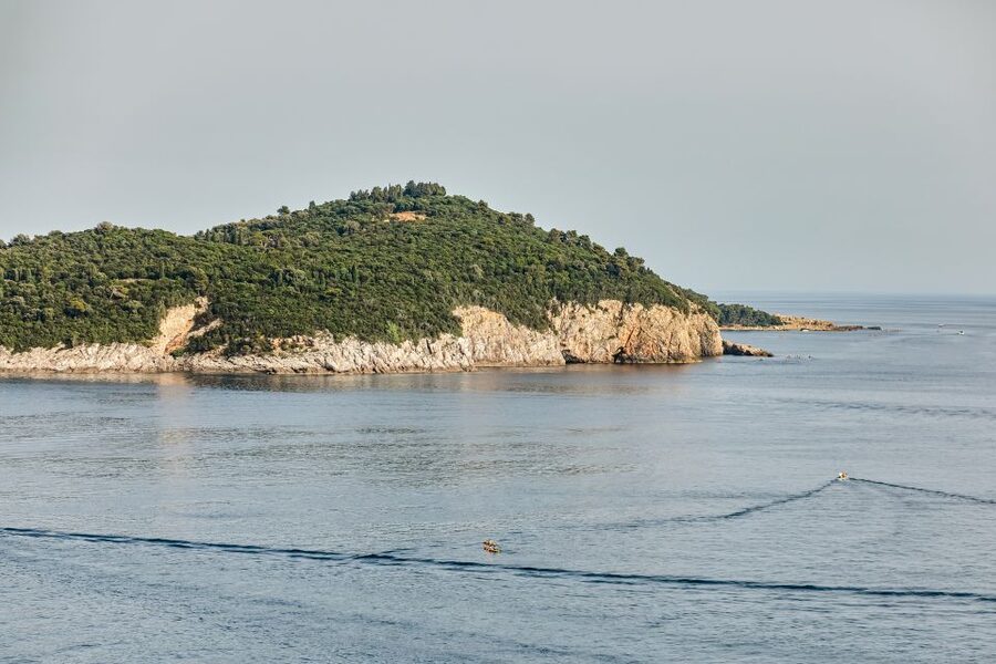 Dubrovnik: Game of Thrones and Lokrum Island Walking Tour - Practical packing and walking reality for Dubrovnik heat