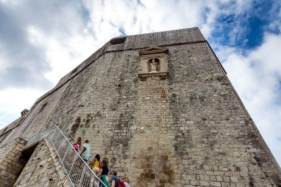 Dubrovnik: Game of Thrones&Lokrum Island Walking Tour - Iron Throne Photos, Benedictine Monastery, and Lokrum’s Friendly Wildlife