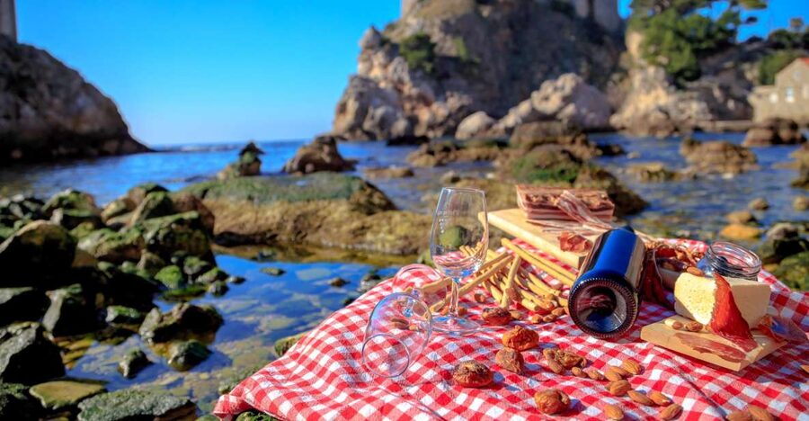 Dubrovnik Gastronomy: 3-Hour Food and Wine Tour - Inside Four Cozy Restaurants Within the Walls