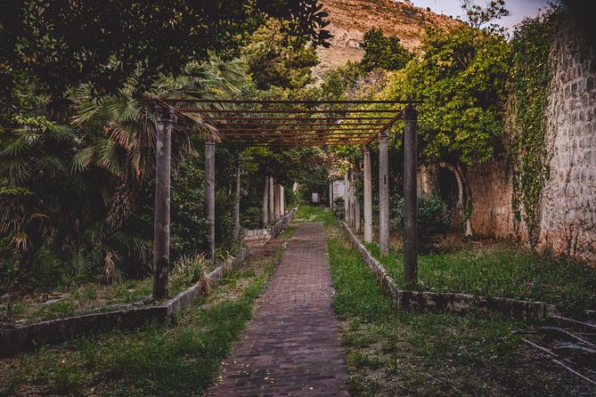 Dubrovnik Ghosts and Mystery Walking Tour - Small-group value: what $35.09 buys you