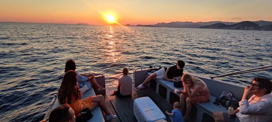 Dubrovnik: Golden Hour Sunset Cruise - Lokrum island circle: breeze, movement, and a different shoreline