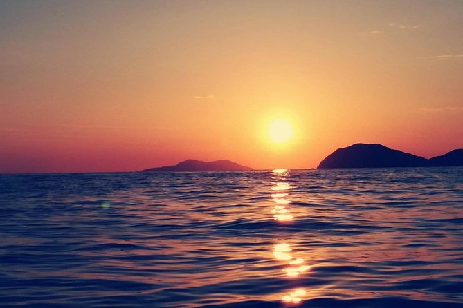 Dubrovnik: Golden Hour Sunset Cruise with Drinks - The Pace and the Group Size: Comfortable, Not Crowded
